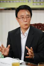 동아일보 인터뷰