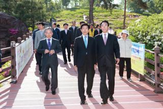 김문수 경기도지사 철쭉동산 방문