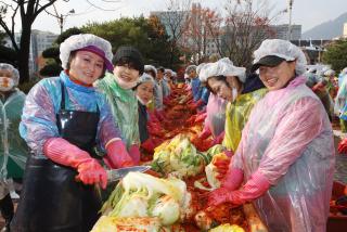 저소득 독거노인 김장 담가주기
