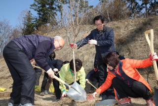 식목일 나무심기 행사