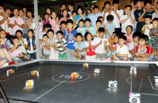 로봇강연 및 로봇축구단 시범경기