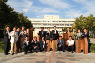 책 조형물 설치 제막식