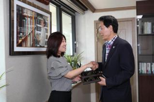 중국 린이시 파견공무원(장소소) 명예시민증 수여