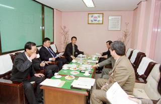 동방문 지역단체장들과 대화(수리동,궁내동)