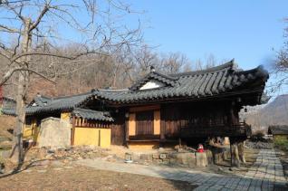 둔대동 박씨 고택 현판식