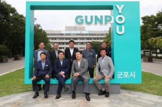 통합도시브랜드 조형물 기념촬영