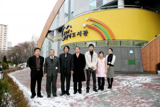 중국 대련시 관계자 어린이도서관 방문