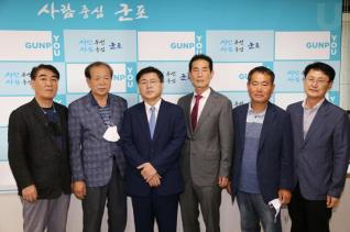 주민자치위원장 감사패 수여