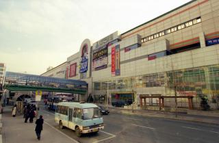 이마트 및 산본백화점 전경