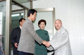 석가탄신일 봉축품 전달