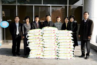 불우이웃돕기 쌀전달