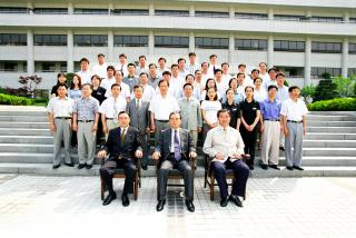 실 국별 현관앞 기념촬영