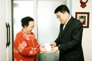 시청직원 불우이웃성금모금 전달