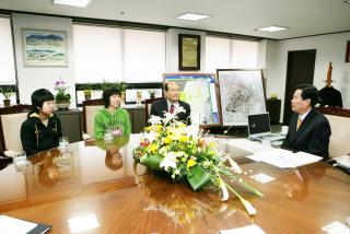 2008 헝가리 주니어 탁구오픈대회 우승자 격려