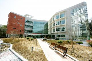 중앙도서관 전경