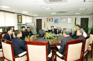 중국 나비공연 관계자 접견