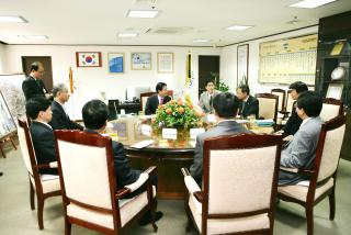 일본 아츠기시 사절단 접견