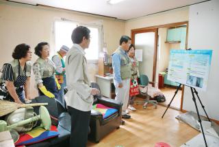 경기도 안양호 행정1부지사 희망근로사업 현장체험(효자노인정 도배)