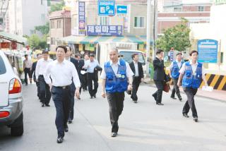 이달곤 행정안전부장관 희망근로사업 현장체험(제일공원 금당경로당도배))