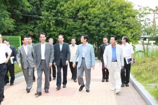 김문수 경기도지사 중앙도서관 일일사서체험