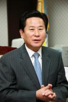 시장님 인터뷰 사진