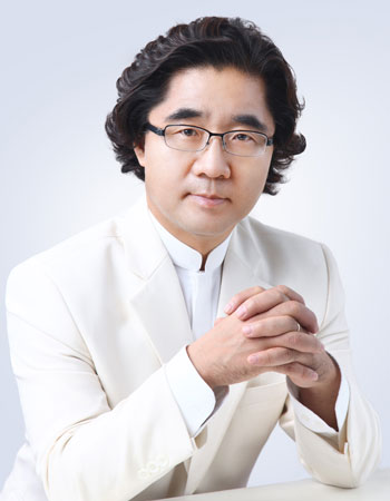 상임지휘자 남희